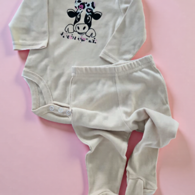 Beige Cow Outfit with wording: “Klein Spruit” (0-3 Months)